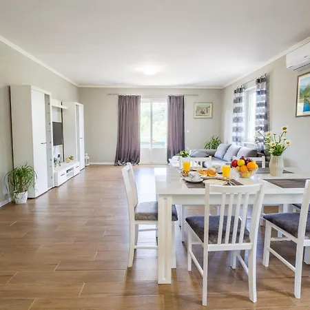 Noah And Matija Apartment