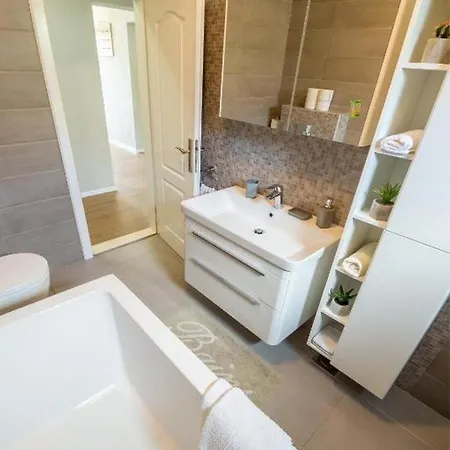 Noah And Matija Apartment *